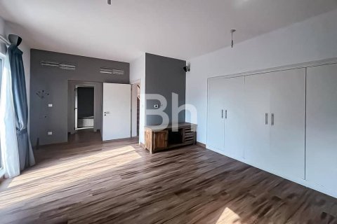 Townhouse in Dubai Sports City, Dubai 4 bedrooms, 250 sq.m. № 57903 - photo 9