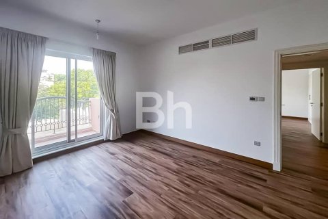 Townhouse in Dubai Sports City, Dubai 4 bedrooms, 250 sq.m. № 57903 - photo 4