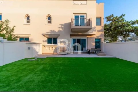 Townhouse in Dubai Sports City, Dubai 4 bedrooms, 250 sq.m. № 57903 - photo 1