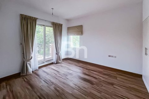 Townhouse in Dubai Sports City, Dubai 4 bedrooms, 250 sq.m. № 57903 - photo 5