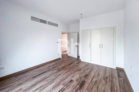 Townhouse in Dubai Sports City, Dubai 4 bedrooms, 250 sq.m. № 57903 - photo 3