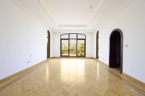 Villa in Emirates Hills, Dubai 6 bedrooms, 2124 sq.m. № 57900 - photo 25