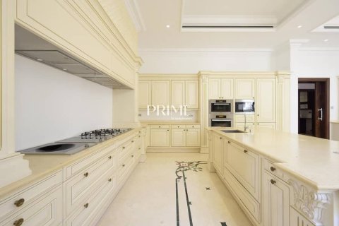 Villa in Emirates Hills, Dubai 6 bedrooms, 2124 sq.m. № 57900 - photo 18