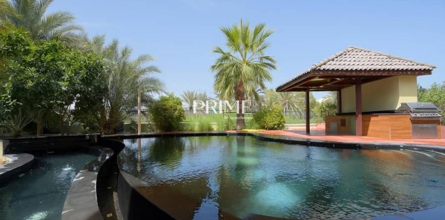 Villa in Emirates Hills, Dubai 6 bedrooms, 2124 sq.m. № 57900