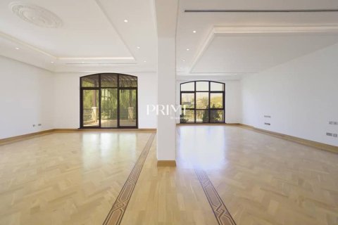 Villa in Emirates Hills, Dubai 6 bedrooms, 2124 sq.m. № 57900 - photo 12