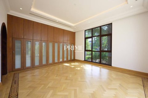 Villa in Emirates Hills, Dubai 6 bedrooms, 2124 sq.m. № 57900 - photo 10