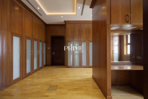 Villa in Emirates Hills, Dubai 6 bedrooms, 2124 sq.m. № 57900 - photo 7