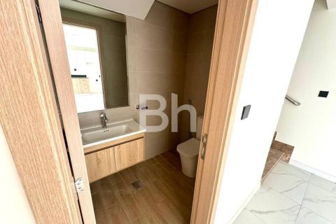 Townhouse in Dubai Land, Dubai 3 bedrooms, 140 sq.m. № 57902 - photo 13