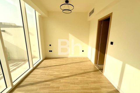 Townhouse in Dubai Land, Dubai 3 bedrooms, 140 sq.m. № 57902 - photo 12