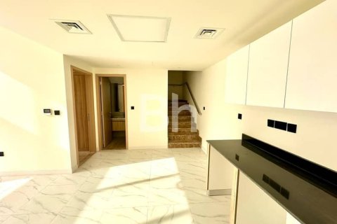 Townhouse in Dubai Land, Dubai 3 bedrooms, 140 sq.m. № 57902 - photo 17