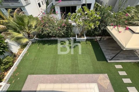 Villa en Dubai Hills Estate, Dubai, 3 dormitorios, 288 m², № 57901 - foto 3