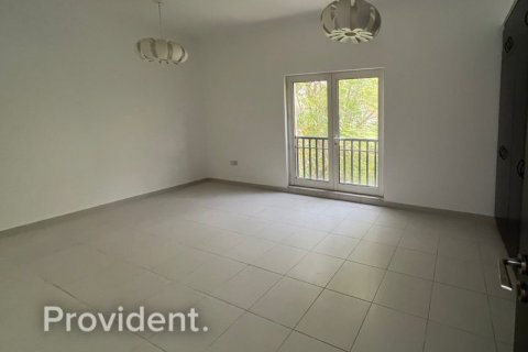 Villa en The Villa, Dubai, 5 dormitorios, № 2397 - foto 13