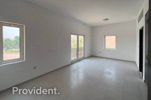 Villa en The Villa, Dubai, 5 dormitorios, № 2397 - foto 3