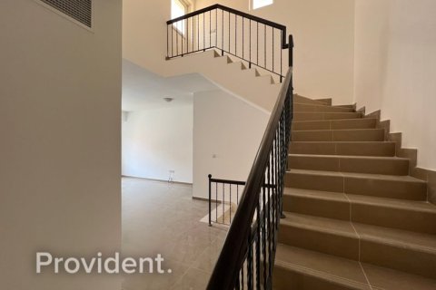 Villa en The Villa, Dubai, 5 dormitorios, № 2397 - foto 7