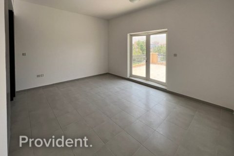 Villa en The Villa, Dubai, 5 dormitorios, № 2397 - foto 20