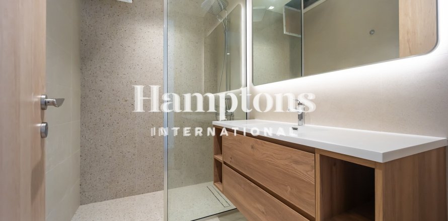 Appartement à Living Legends, Dubai, 2 chambres, 139.726 m², № 63234