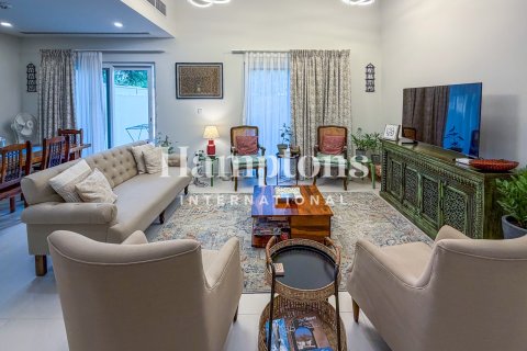 Снять в аренду таунхаус в Amaranta, Dubai Land, Дубай: 3 спальни, 161.35950458м², № 63238 - фото 12