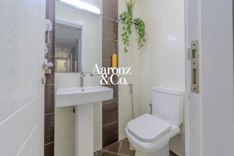 Снять в аренду квартиру в Дубай Марине, Дубай: 3 спальни, 116м², № 135111 - фото 5