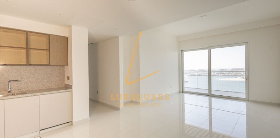 Apartment in EMAAR Beachfront, Dubai Harbour, Dubai 2 bedrooms, 128 sq.m. № 135118