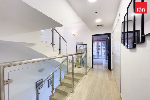 Townhouse in Dubai 4 bedrooms, 134.8 sq.m. № 70632 - photo 13