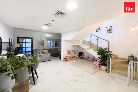 Townhouse in Dubai 4 bedrooms, 134.8 sq.m. № 70632 - photo 2