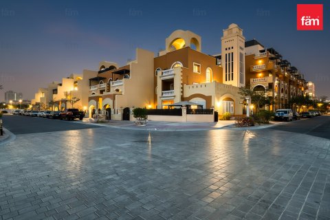 Townhouse in Dubai 4 bedrooms, 134.8 sq.m. № 70632 - photo 1