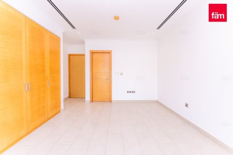 Villa en Dubai, 4 dormitorios, 1075.3 m², № 52294 - foto 14