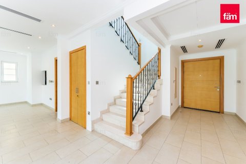 Villa en Dubai, 4 dormitorios, 1075.3 m², № 52294 - foto 11