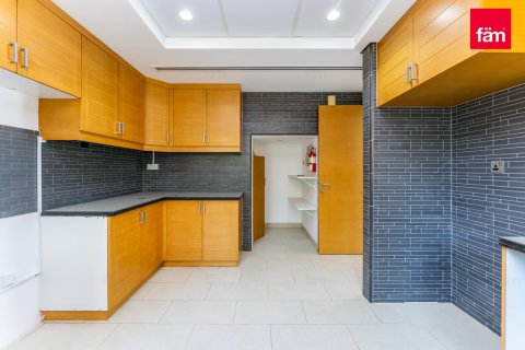 Villa en Dubai, 4 dormitorios, 1075.3 m², № 52294 - foto 6
