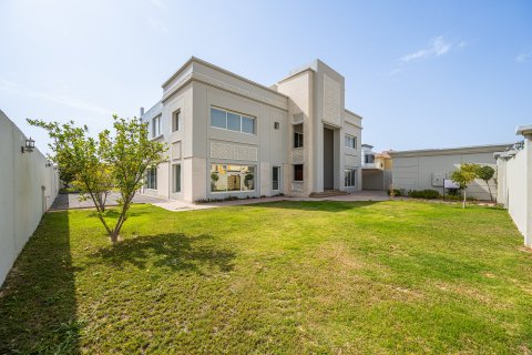 Villa in Al Barsha, Dubai 6 bedrooms, 929.03 sq.m. № 142060