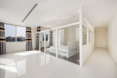 Villa in Al Barsha, Dubai 6 bedrooms, 929.03 sq.m. № 142060 - photo 6