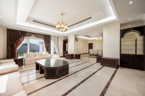 Villa in Al Barsha, Dubai 6 bedrooms, 929.03 sq.m. № 142060 - photo 22