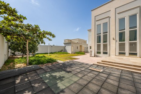 Villa in Al Barsha, Dubai 6 bedrooms, 929.03 sq.m. № 142060 - photo 9
