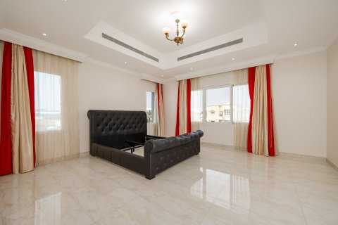 Villa in Al Barsha, Dubai 6 bedrooms, 929.03 sq.m. № 142060 - photo 2