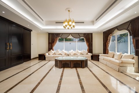 Villa in Al Barsha, Dubai 6 bedrooms, 929.03 sq.m. № 142060 - photo 26