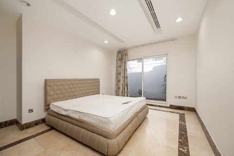 Villa in Al Barsha, Dubai 6 bedrooms, 929.03 sq.m. № 142060 - photo 20