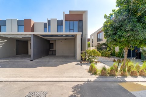 Adosado en Dubai, 4 dormitorios, 243 m², № 101239