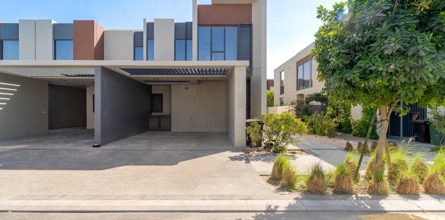 Adosado en Dubai, 4 dormitorios, 243 m², № 101239