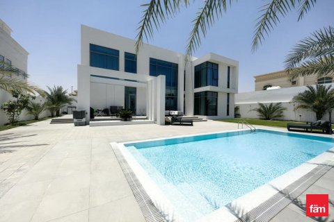 Villa in Dubai 5 bedrooms, 1421.6 sq.m. № 109450