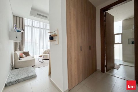 Villa in Dubai 5 bedrooms, 1421.6 sq.m. № 109450 - photo 8