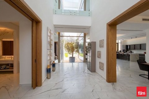 Villa in Dubai 5 bedrooms, 1421.6 sq.m. № 109450 - photo 23