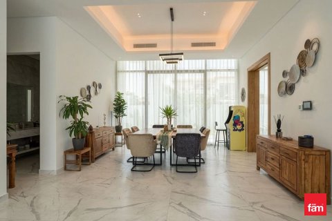 Villa in Dubai 5 bedrooms, 1421.6 sq.m. № 109450 - photo 20