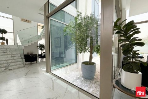 Villa in Dubai 5 bedrooms, 1421.6 sq.m. № 109450 - photo 15