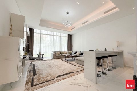 Villa in Dubai 5 bedrooms, 1421.6 sq.m. № 109450 - photo 14