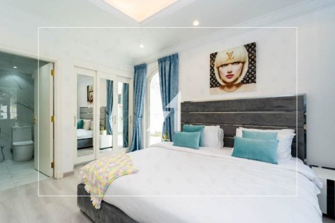 Villa in Garden Homes, Palm Jumeirah, Dubai 4 bedrooms, 657.3 sq.m. № 42494 - photo 16