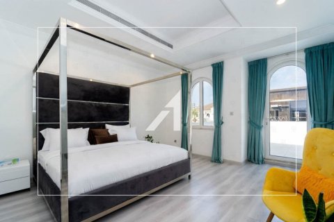 Villa in Garden Homes, Palm Jumeirah, Dubai 4 bedrooms, 657.3 sq.m. № 42494 - photo 20