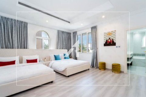 Villa in Garden Homes, Palm Jumeirah, Dubai 4 bedrooms, 657.3 sq.m. № 42494 - photo 15