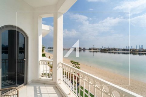 Villa in Garden Homes, Palm Jumeirah, Dubai 4 bedrooms, 657.3 sq.m. № 42494 - photo 2