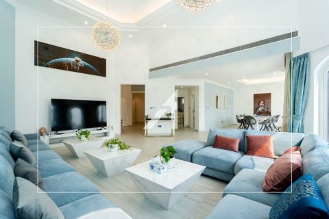 Villa in Garden Homes, Palm Jumeirah, Dubai 4 bedrooms, 657.3 sq.m. № 42494 - photo 3