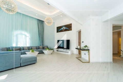 Villa in Garden Homes, Palm Jumeirah, Dubai 4 bedrooms, 657.3 sq.m. № 42494 - photo 5